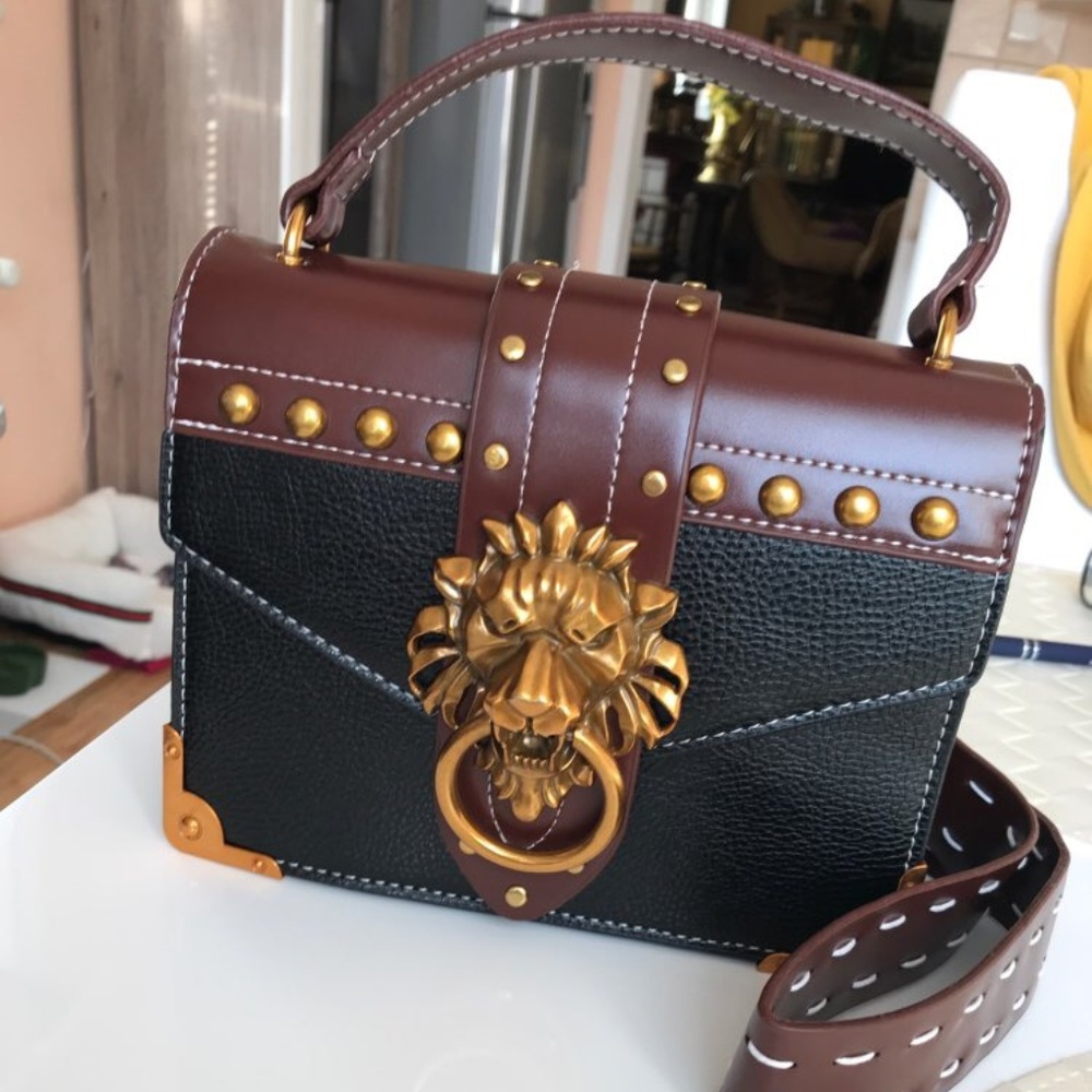 Lion Doorknocker Buckle Purse